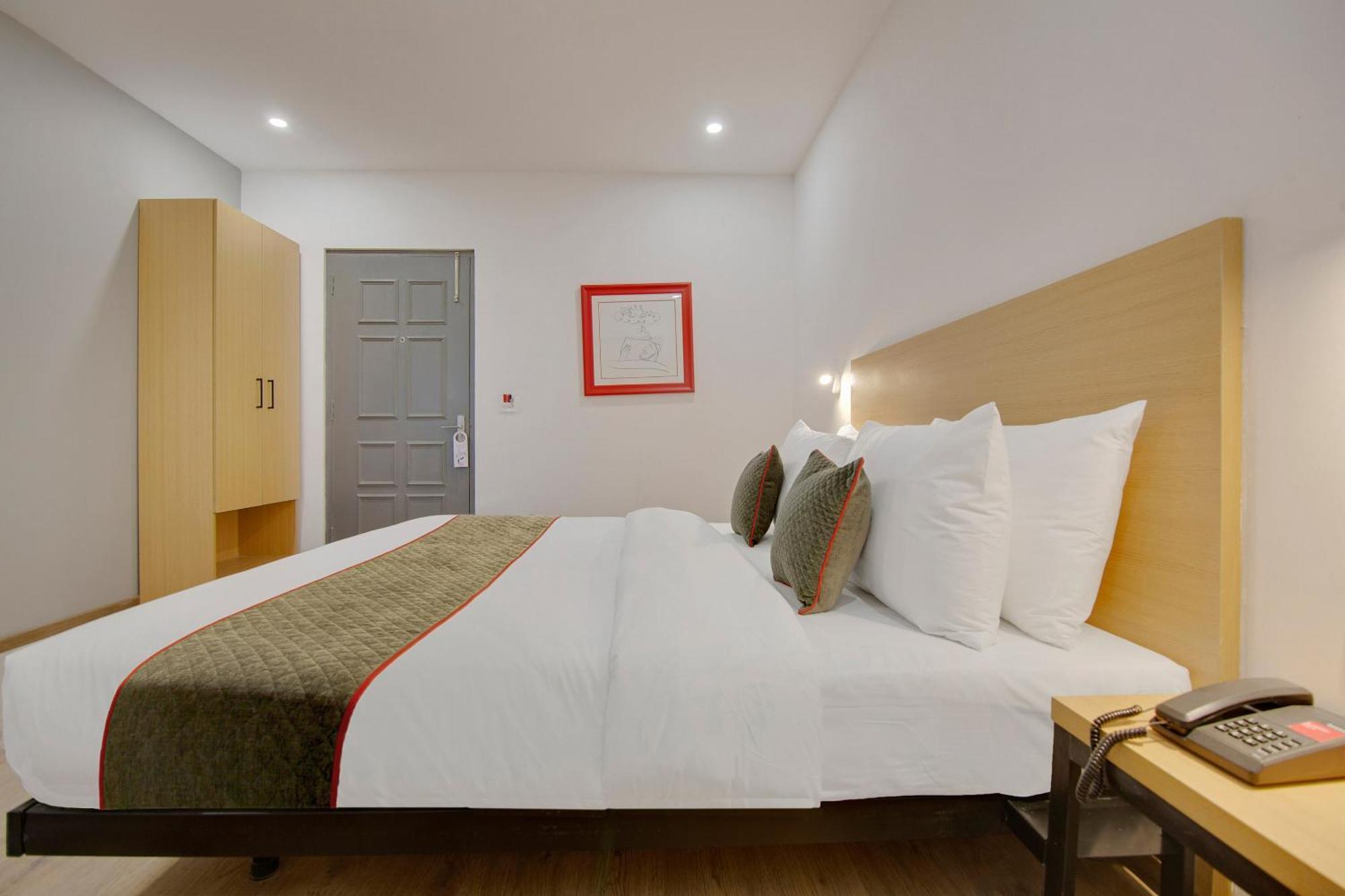 Fabhotel Royale 49 诺伊达 外观 照片