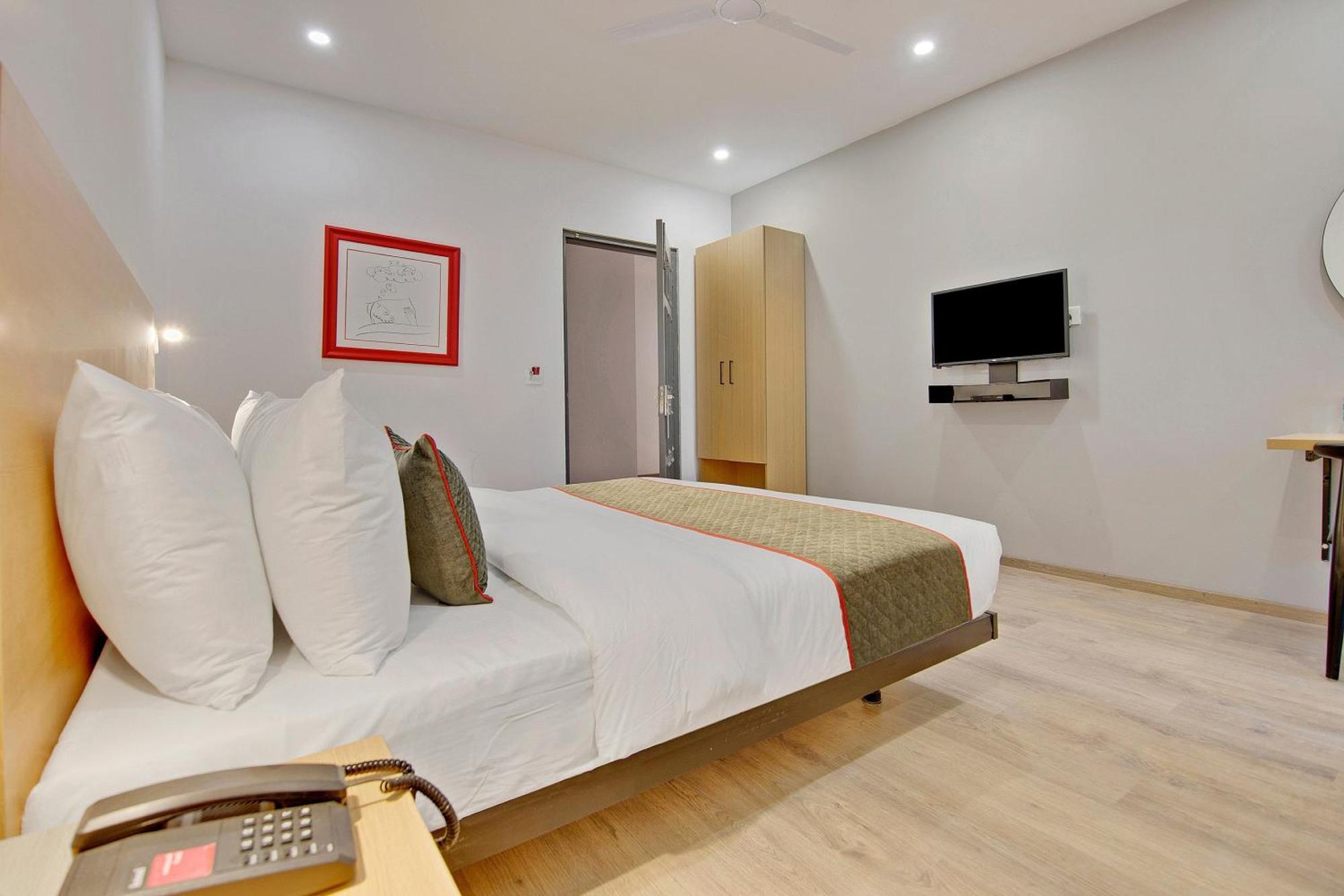 Fabhotel Royale 49 诺伊达 外观 照片