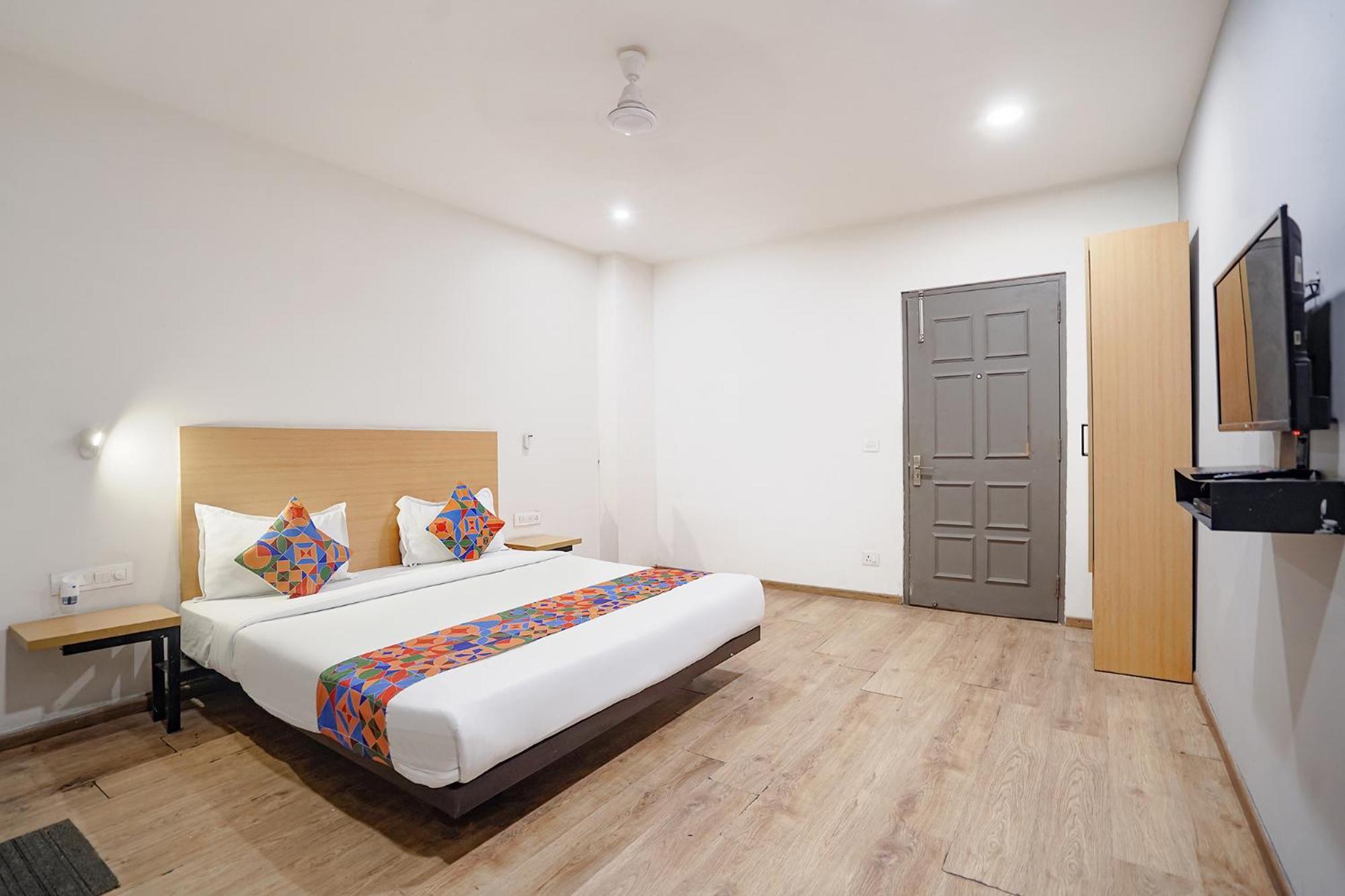 Fabhotel Royale 49 诺伊达 外观 照片