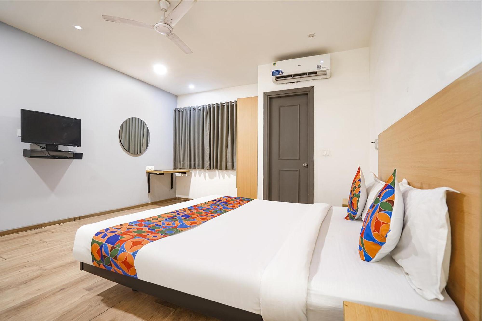 Fabhotel Royale 49 诺伊达 外观 照片
