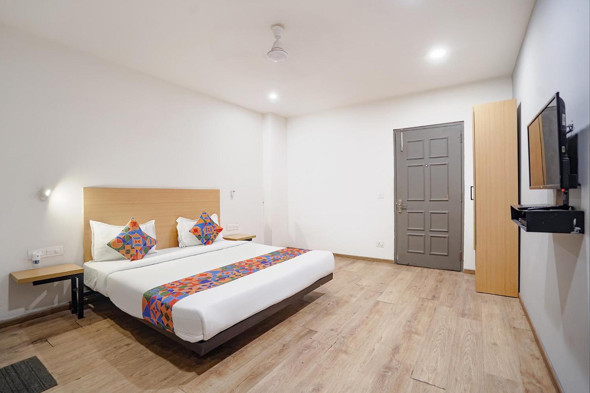 Fabhotel Royale 49 诺伊达 外观 照片