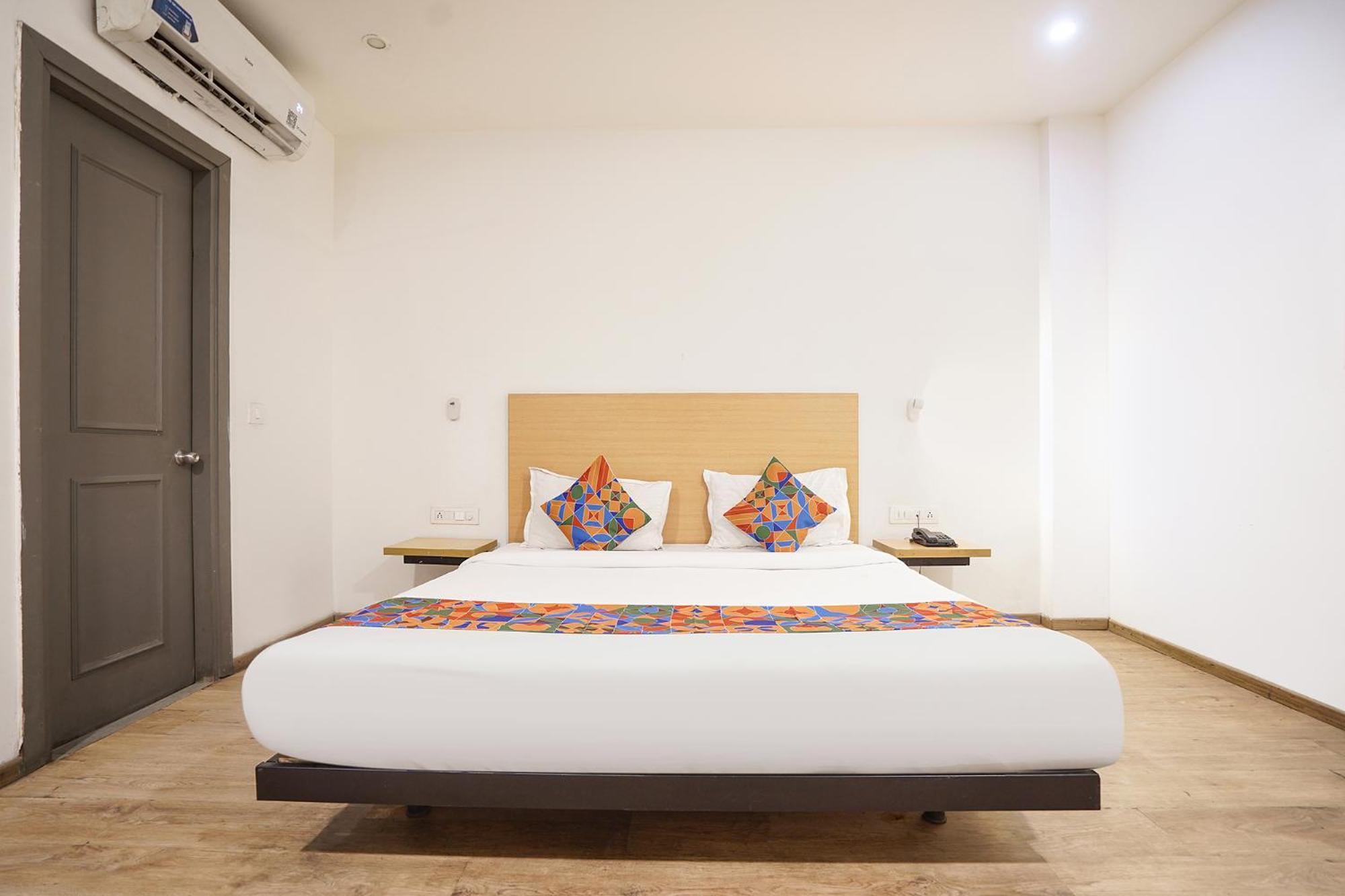 Fabhotel Royale 49 诺伊达 外观 照片