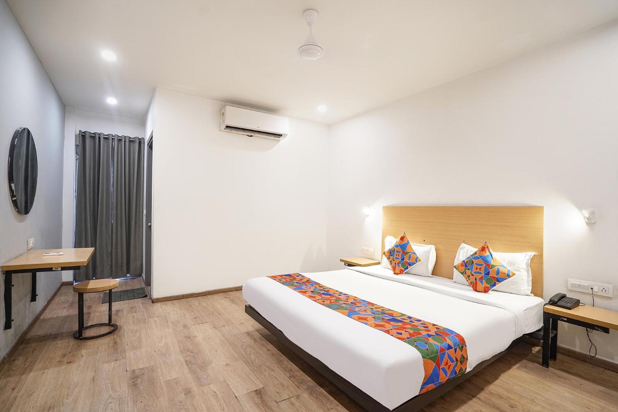Fabhotel Royale 49 诺伊达 外观 照片