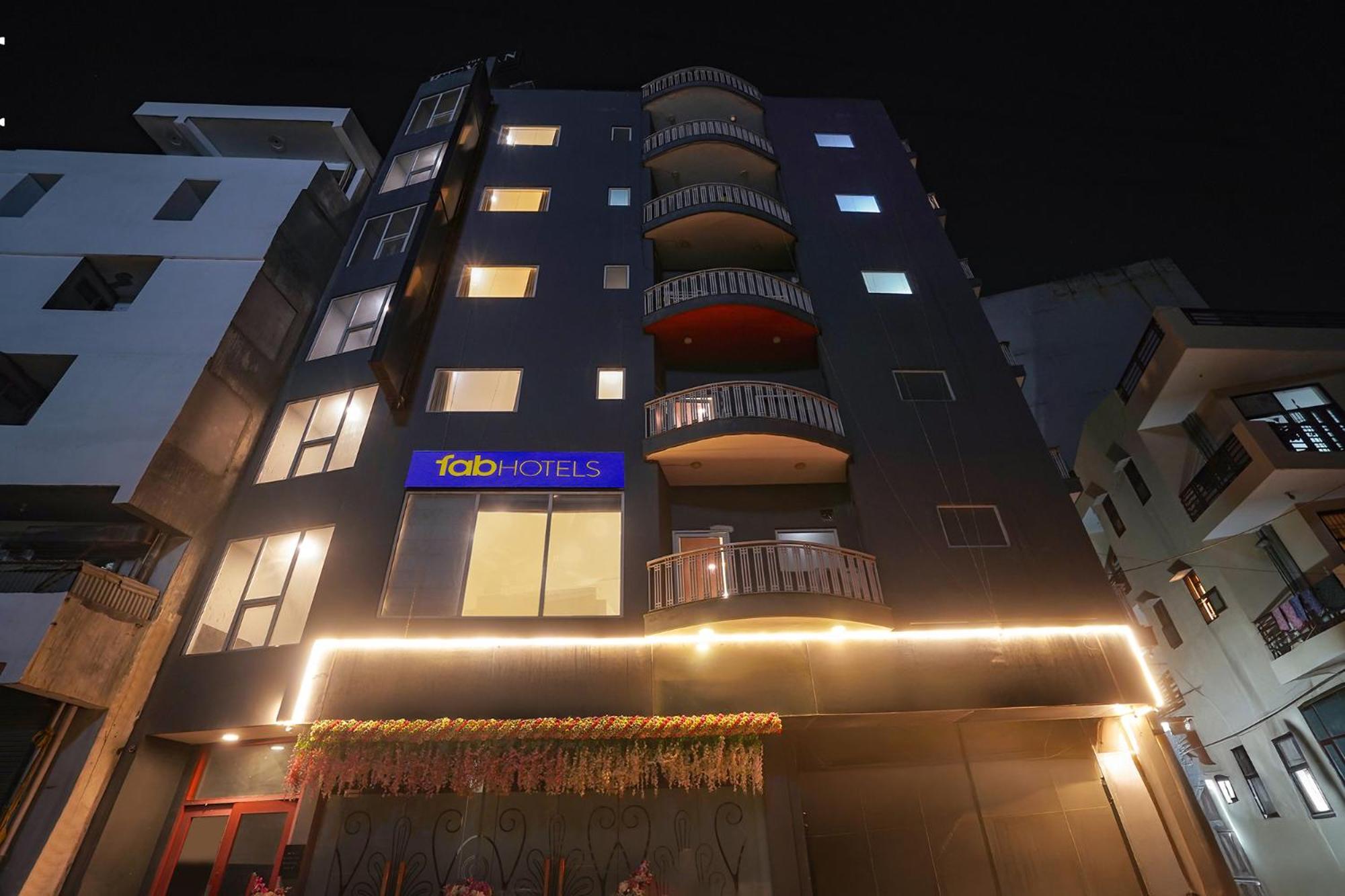 Fabhotel Royale 49 诺伊达 外观 照片
