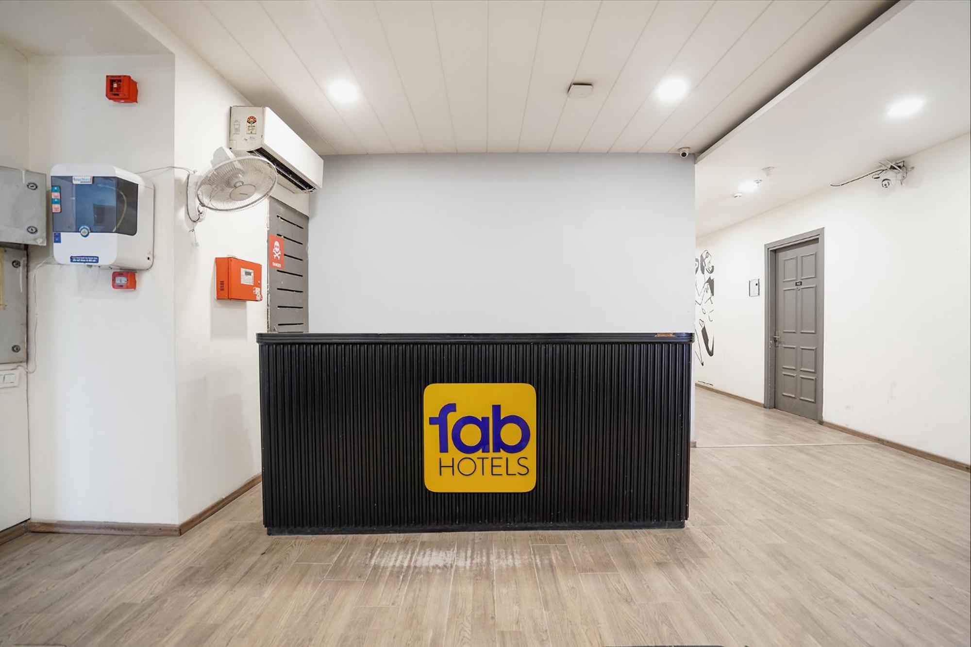 Fabhotel Royale 49 诺伊达 外观 照片
